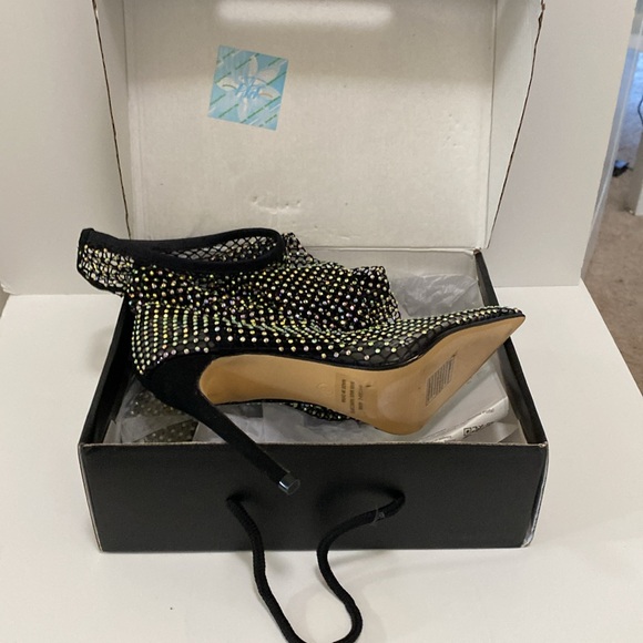 FASHIONOVA Icon Heeled Boots - Picture 8 of 10